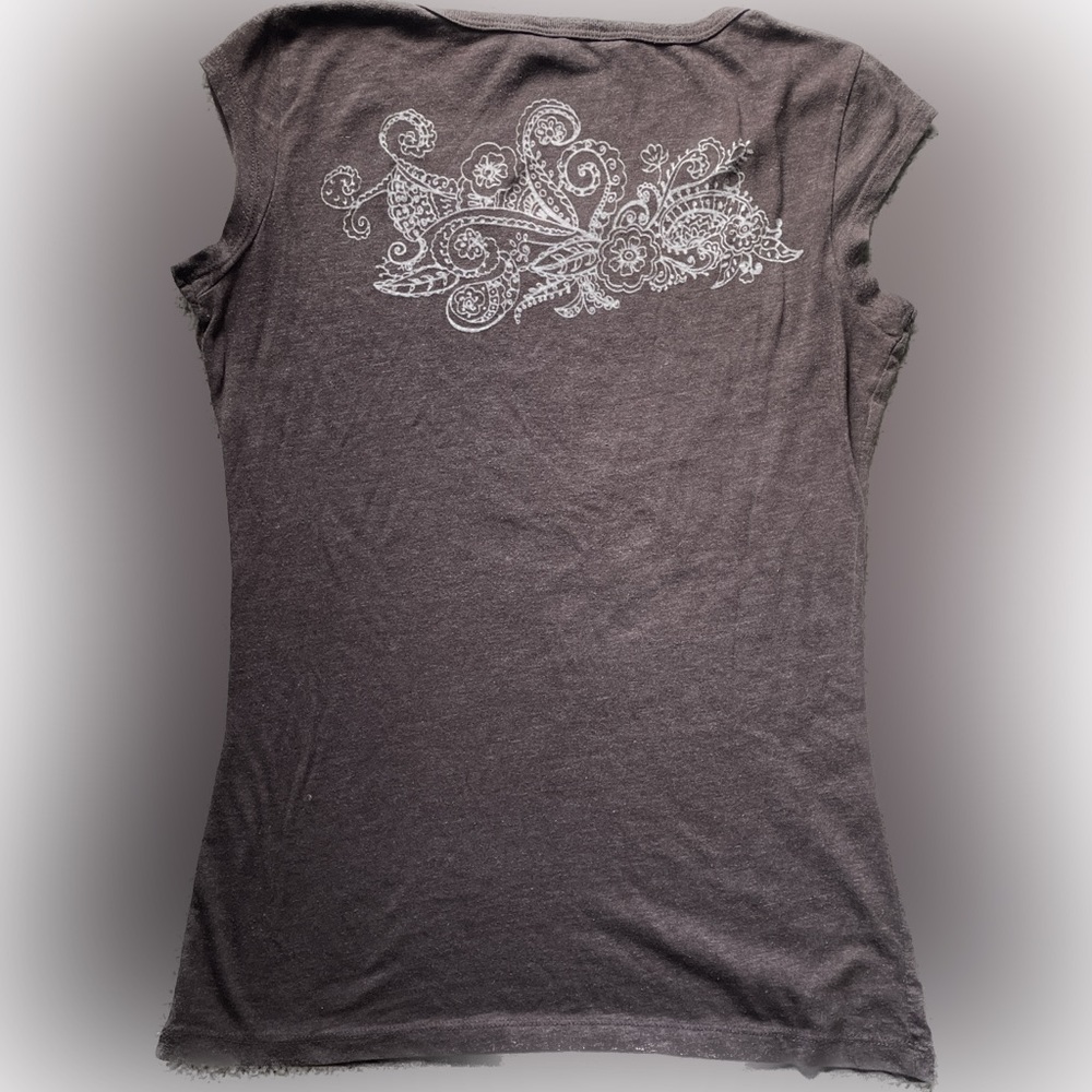 Banana Republic short sleeve super soft t shirt with paisley like design on back